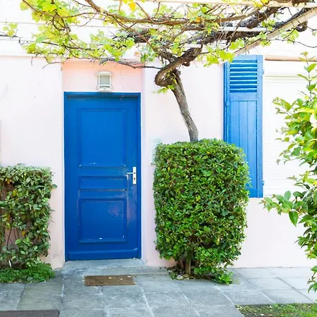 Renting Chez Sophie - 2 Bedroom 2-4pers Terrace Sea View Pool Garage Appartement